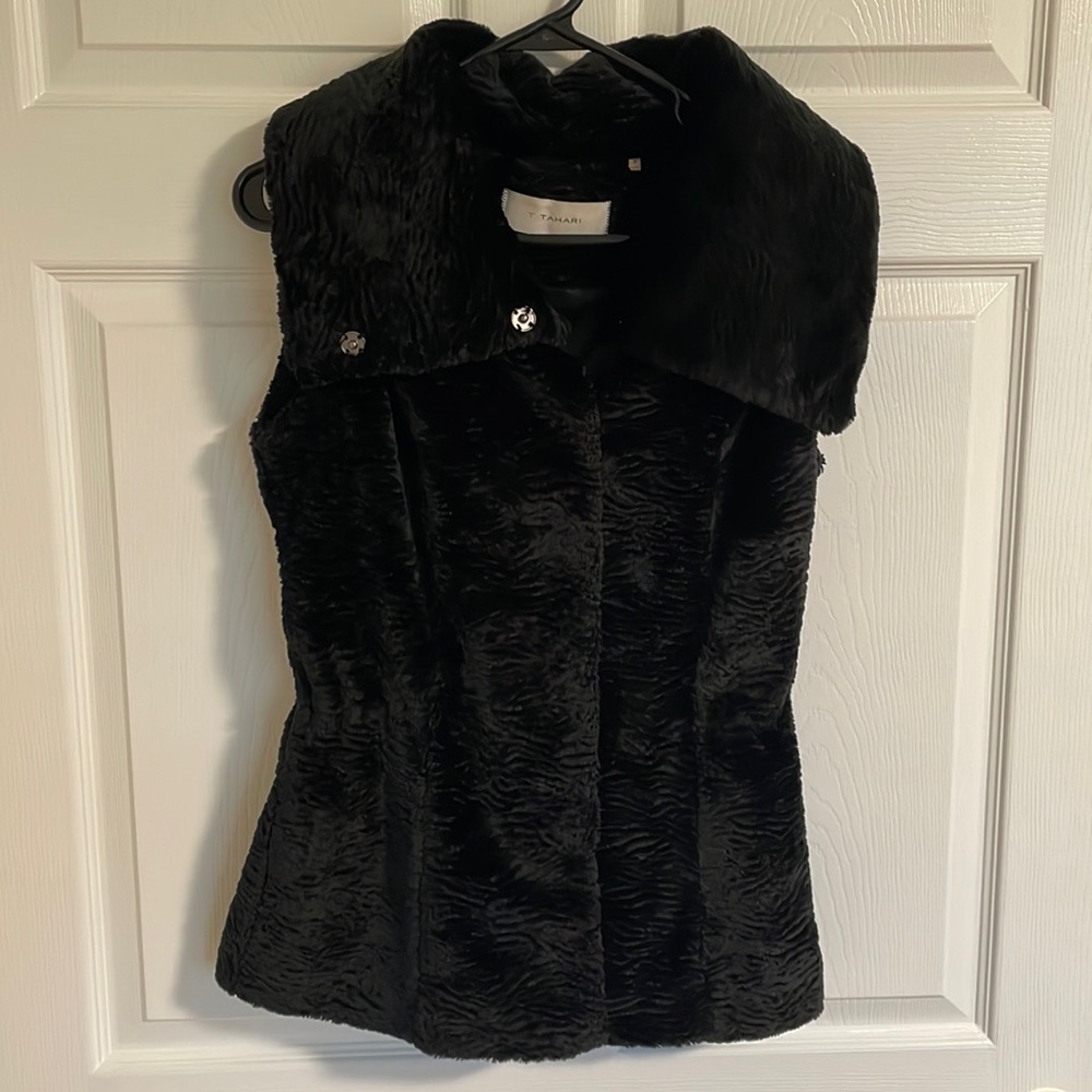 T TAHARI VEST